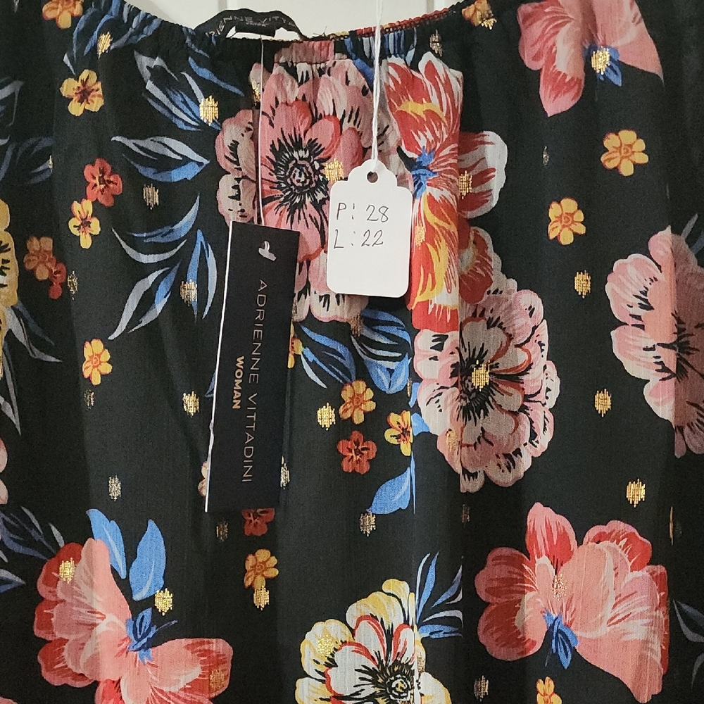 Adrienne Vittadini 3X NWT Black Floral Blouse with Lace Sleeves - Picture 3 of 4